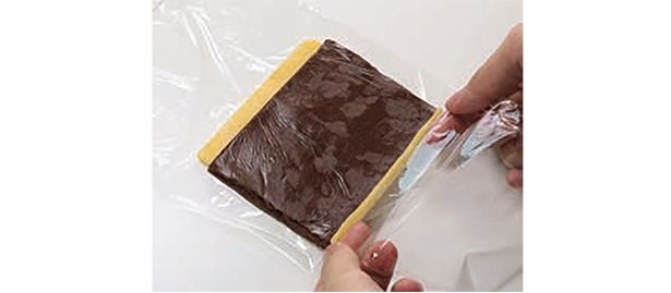 中心線としてお箸などでぐっと食い込ませる （C）きゅうり／KADOKAWA