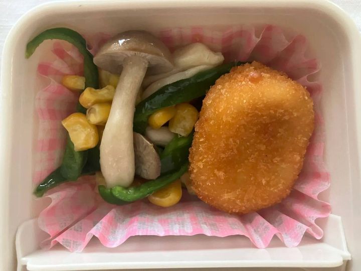 Seria(セリア)：水分・油分を吸収するお弁当おかずカップ