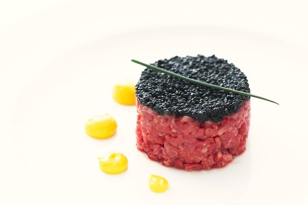 【京都府京都市】ベンジャミンステーキハウス京都店に、熟成肉とシャンパーニュで祝う春限定プラン登場