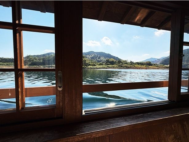 屋形舟からは清流がこんな間近に！四万十川遊覧体験をレポート