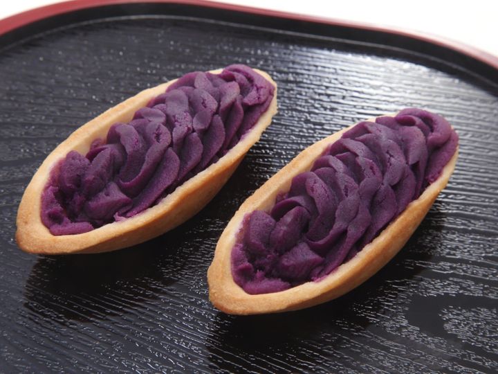 All About ニュース編集部が全国250人を対象に実施した「お土産に関するアンケート」の調査結果から、もらったらうれしい「沖縄県のお土産」ランキングを発表！ 2位「元祖 紅いもタルト」を抑えた1位は？※画像はイメージです