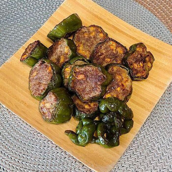 ピーマンの肉詰めは『縦半分に切りません』！こう切ると剥がれにくいんです♪