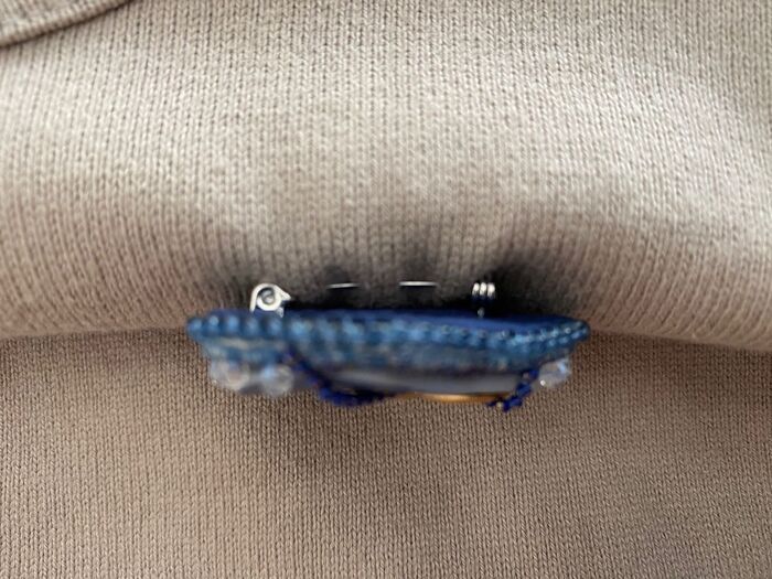 まずはお手軽に。「なみ縫い」するように留める