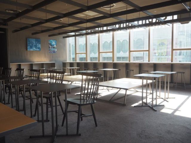 猿田彦珈琲 The Bride 原宿駅の店内