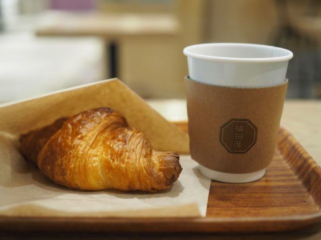 コーヒーとクロワッサン