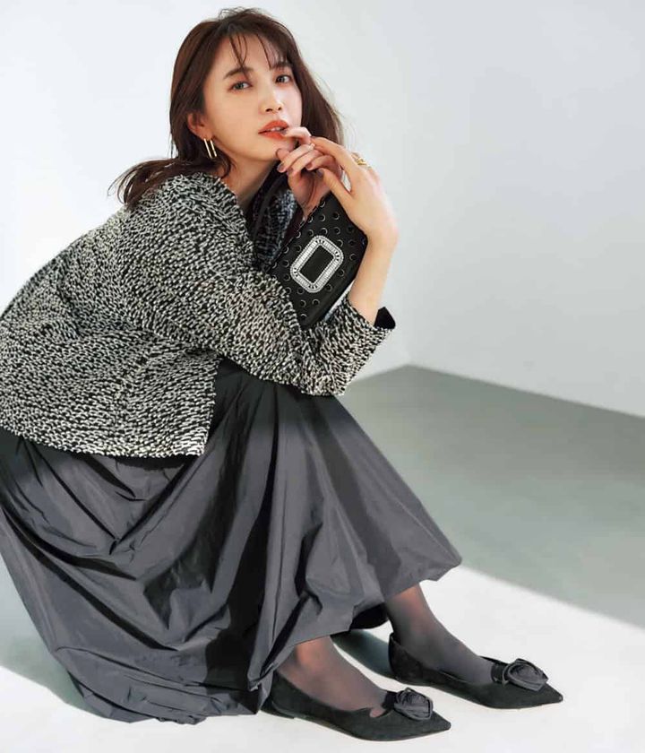 宮田聡子 スカート ロジェヴィヴィエ パンプス コーデ