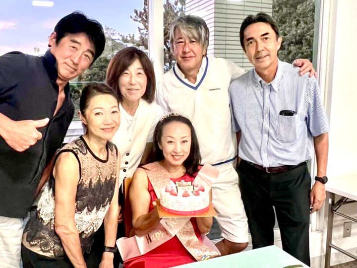 読者記者が行く！サプライズ還暦ゴルフコンペ