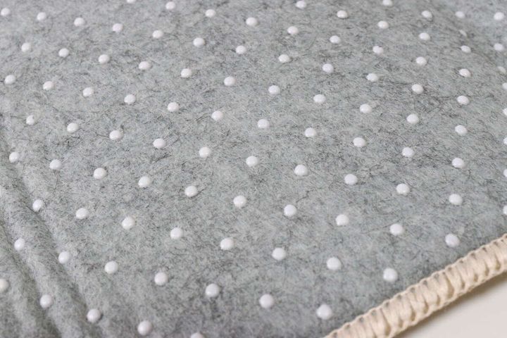 ダイソーの洗えるパイルマット（吸水）の裏面