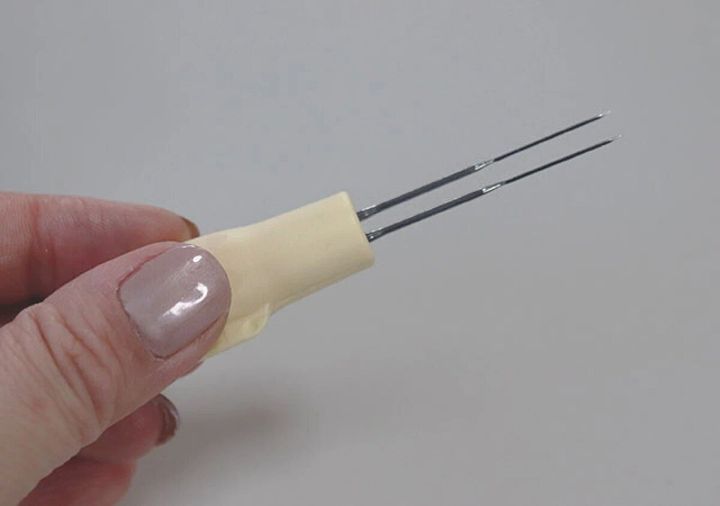 ダイソー 羊毛フェルト用 ニードルホルダー