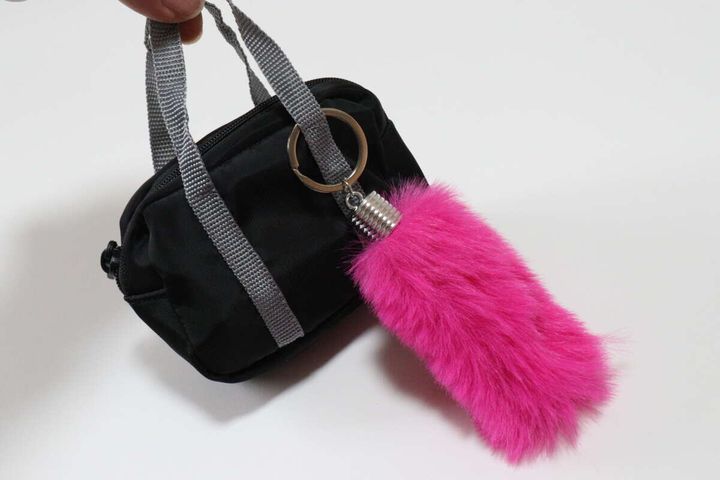 セリアのスクールバッグ風ミニポーチをデコレーションする