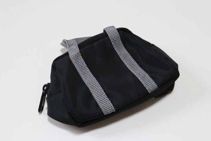 セリアのスクールバッグ風ミニポーチのビジュアル