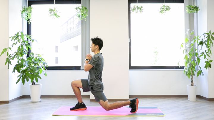 ランジ 片足を曲げる