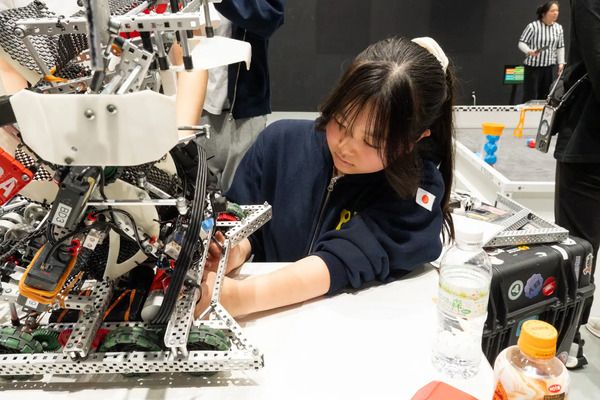 中高生チーム「Big Dippers」が国内ロボット競技大会で3冠達成！世界大会出場決定