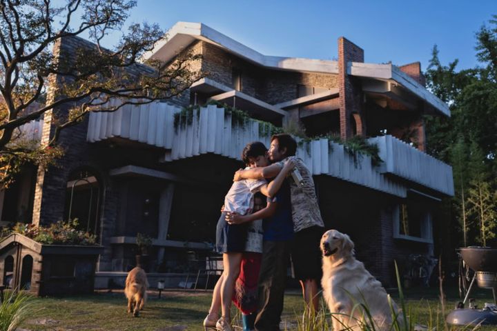 映画『しあわせな選択』より幸せな時間が流れる家族のシーン