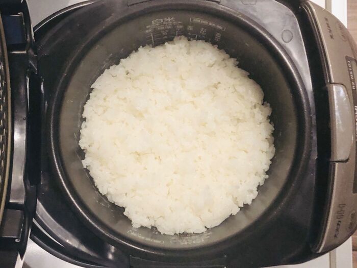 炊き上がった『ごはん』すぐ混ぜる？混ぜない？どっちが正解か調べてみた。