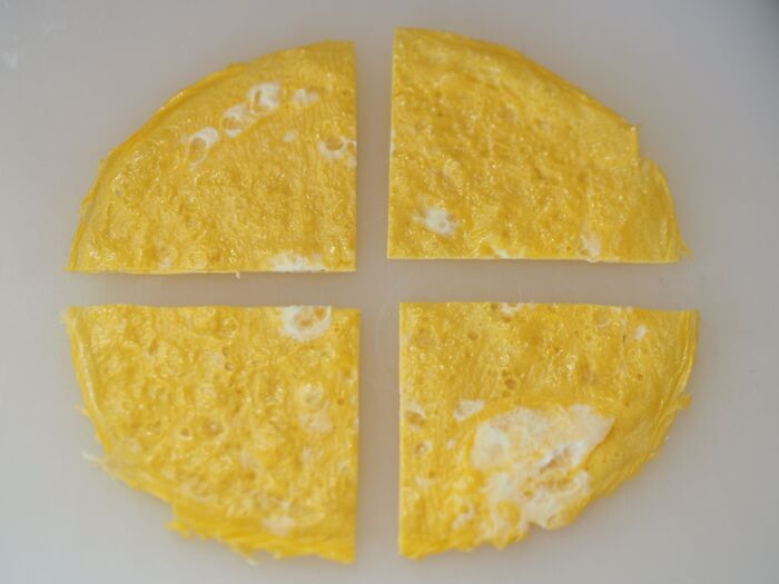 切り方をちょっと変えるだけ！細くてキレイな『錦糸卵』の作り方。これでもう失敗しません♪