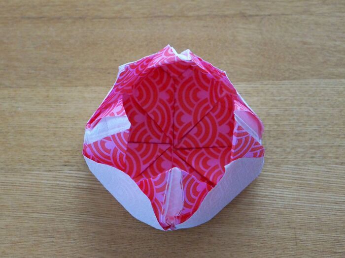 この白い花びらができて完成です♪