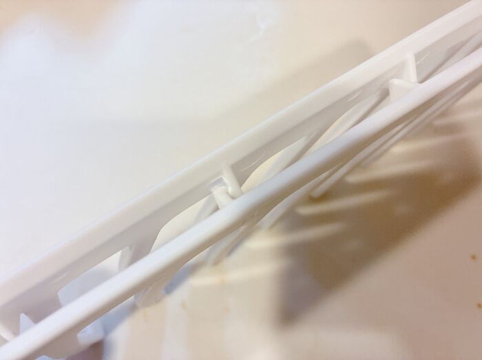 セリアの〈超スリムなキッチングッズ〉が大当たり♡片付けがはかどっちゃう発明品の正体とは！