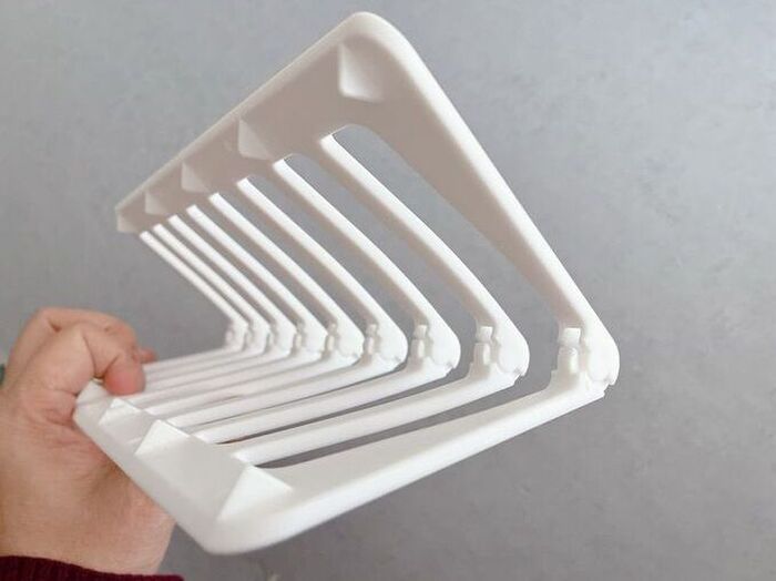 セリアの〈超スリムなキッチングッズ〉が大当たり♡片付けがはかどっちゃう発明品の正体とは！