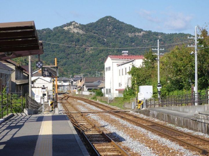 All About ニュース編集部が全国250人を対象に実施した「難読駅名に関するアンケート」の調査結果から、読むのが難しいと思う「兵庫県の駅」ランキングを発表！ 2位「東觜崎」を抑えた1位は？