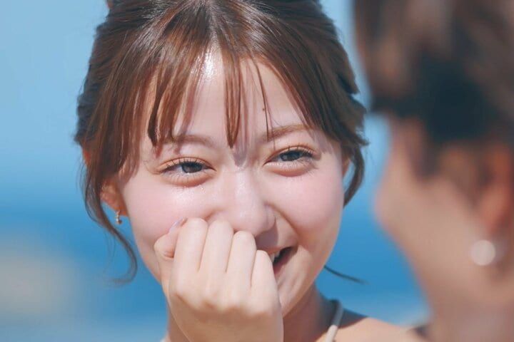 【写真・画像】同じベッドで美女2人と…山田涼介似モデルの衝撃行動に”神スタイル”童顔美女「沼っちゃう」 1枚目