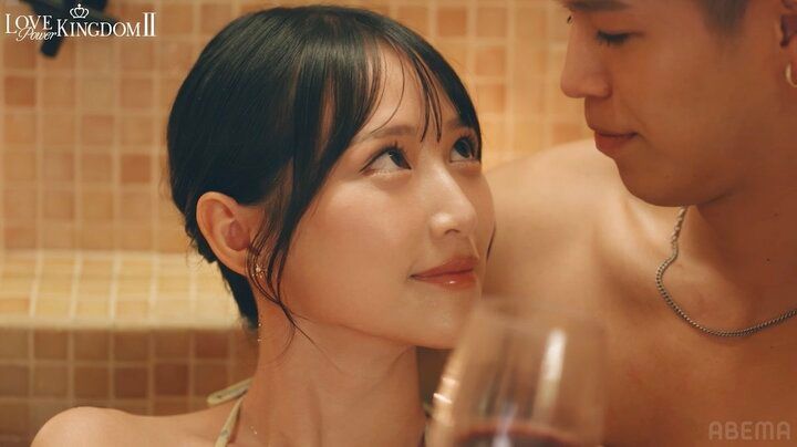 【写真・画像】“9頭身”元社長秘書、“禁断の関係”な相手に密室マッサージ＆シャワーで濃厚キス「あんなの味わったことない」 3枚目