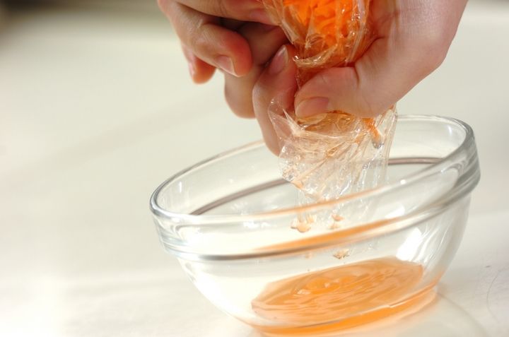 ニンジンのヨーグルトサラダの下準備1