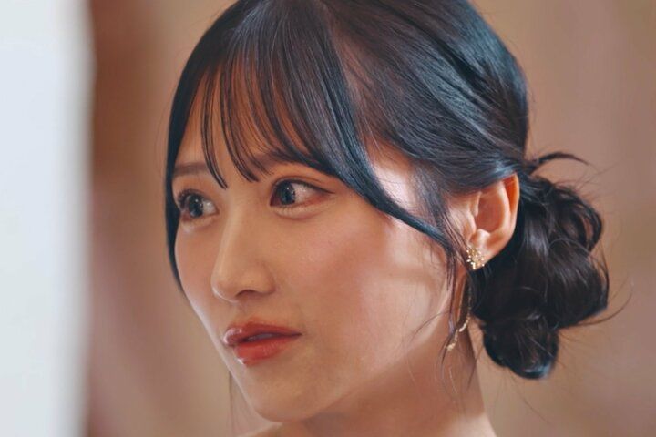 【写真・画像】“9頭身”元社長秘書、“禁断の関係”な相手に密室マッサージ＆シャワーで濃厚キス「あんなの味わったことない」 1枚目