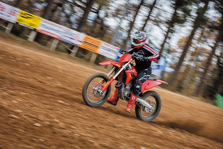 ドゥカティ Desmo450MX