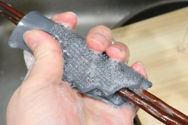 シリコーンキッチンブラシ（ハリネズミ、モノトーン） 箸洗浄