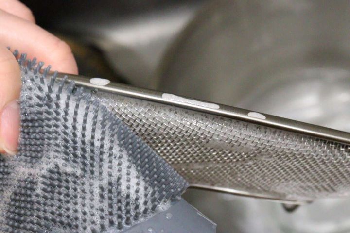 シリコーンキッチンブラシ（ハリネズミ、モノトーン） ザル洗浄