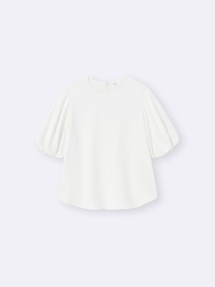 GUのバブルスリーブブラウス