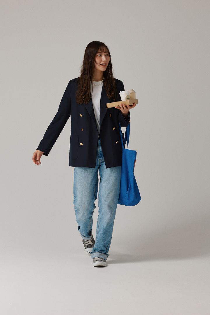 ちょっときちんと見せたい日のデニムコーデ。紺ブレとパールがあればいい【FUDGE FRIEND おしゃれさんの毎日コーディネート vol.661｜RAN】