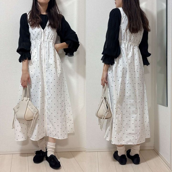 GUギャザーバレエスニーカーとドット柄ワンピースコーデ