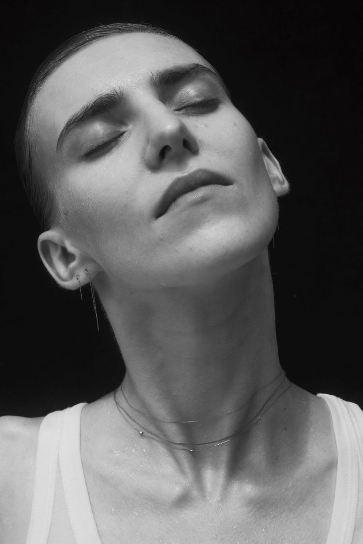 ネックレス 上から￥29,700、￥26,400、¥36,300 ピアス 左 ￥30,800、右 ￥33,000