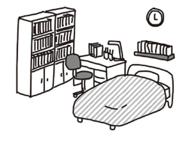 棚の上におもちゃや本を置くと落下してケガをする可能性も （C）アベナオミ／KADOKAWA