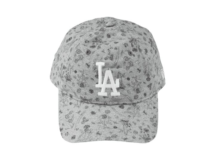 小花柄の生地がなんともキュートなドジャースキャップ