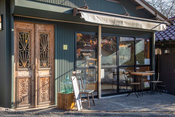 フランスの片田舎にあるような伊豆の隠れ家カフェ＆パティスリーで、とっておきのスイーツや料理を♪