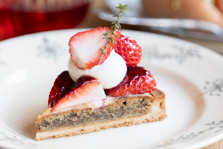 フランスの片田舎にあるような伊豆の隠れ家カフェ＆パティスリーで、とっておきのスイーツや料理を♪