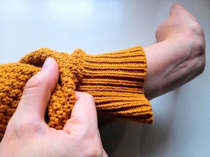 セーターの袖、もう濡らさない！道具ゼロでピタッと止まる裏ワザが便利すぎた。