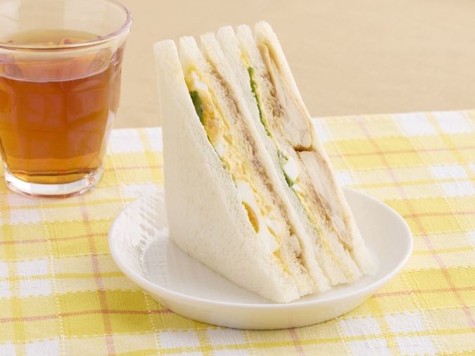 ミニストップ 香ばしい照焼きチキンとたまごサンド