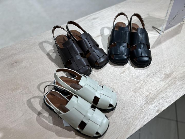 画像: 【ROH SEOUL】Puzzle sandals 各¥29,700 rohseoul.jp