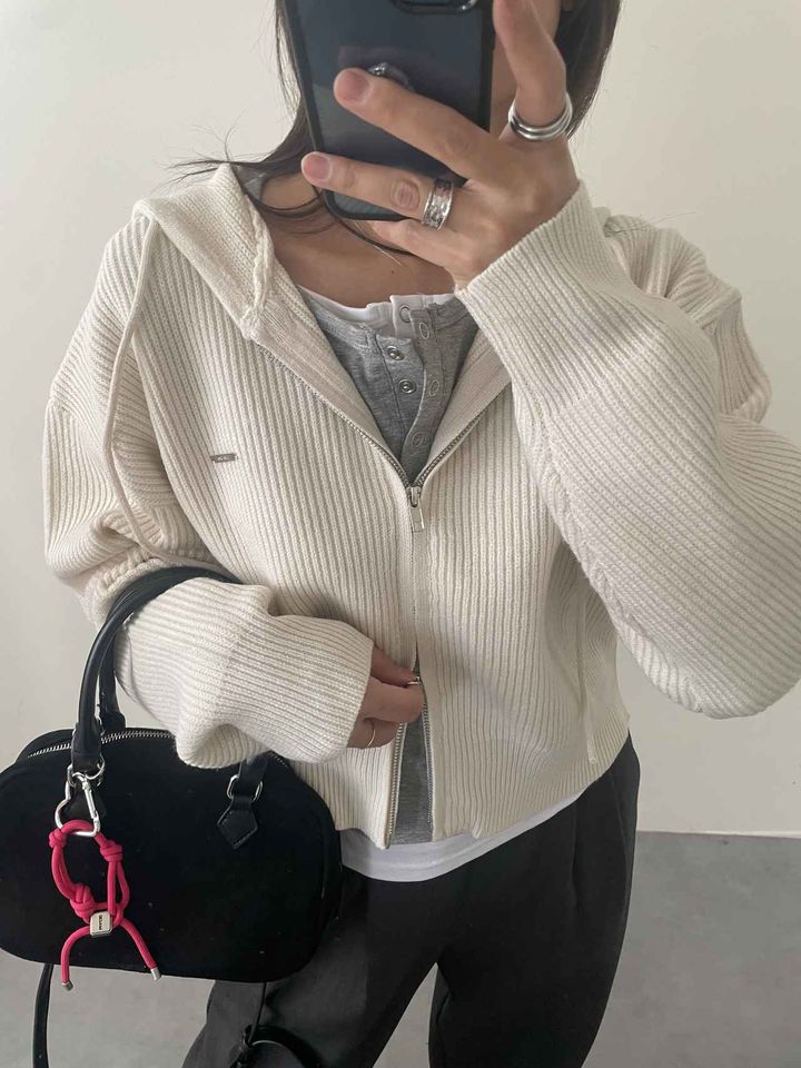 画像2: カーディガンもパーカーに