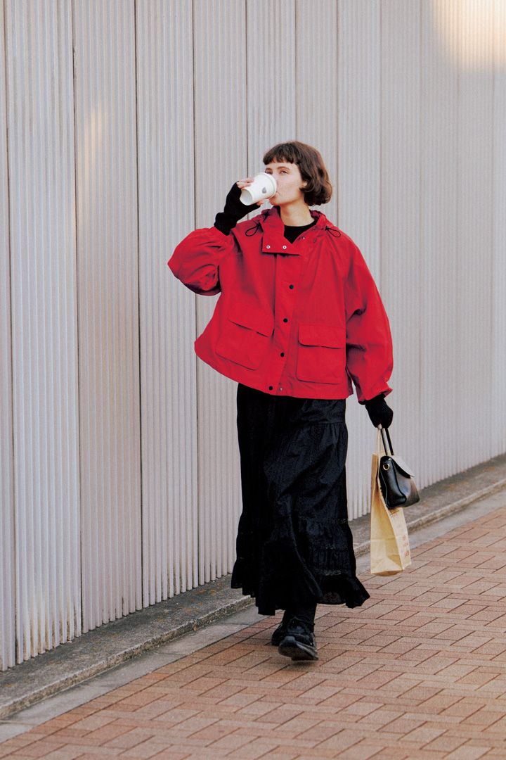 勇気を出してコーデに真っ赤なアイテムを取り入れて。オシャレ度MAXのコーデ5選