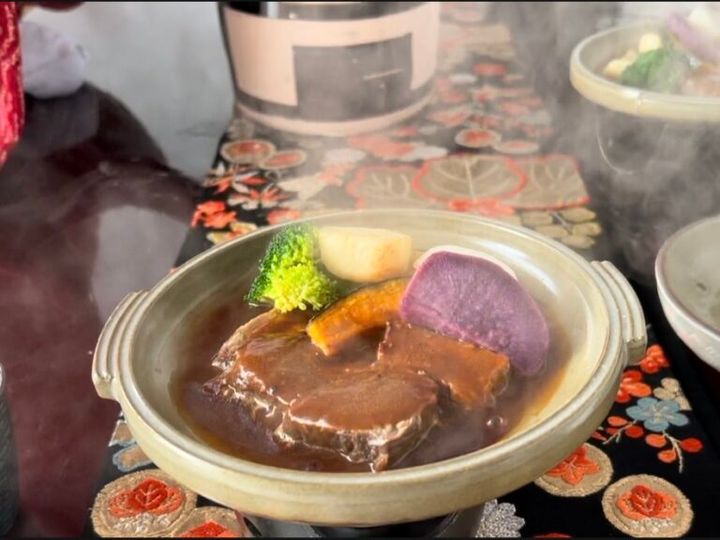 ミオン中里（十日町）ほんやらどう体験豆炭こたつ炭焼きぐるぐるパンと妻有ポークシチュー