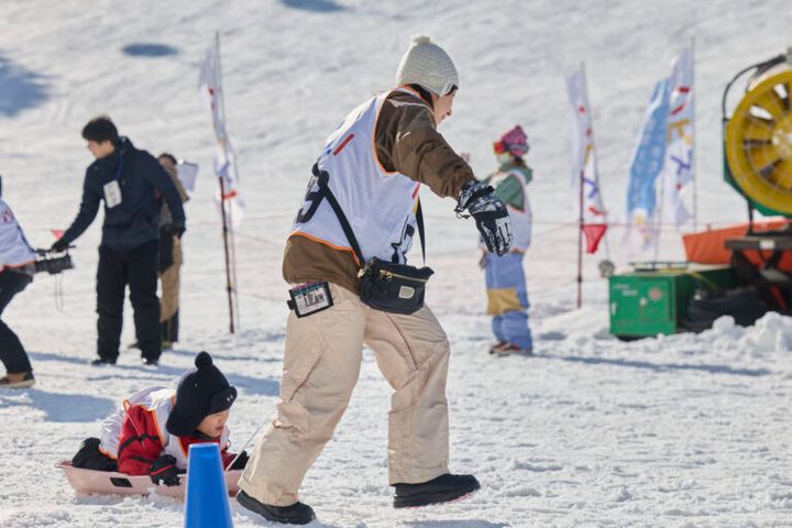 雪育新潟フェス＠苗場雪上大運動会そりリレー
