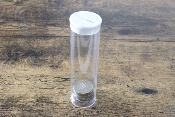 セリアの100円玉貯金＆キャリングケースは100円玉が50枚入る