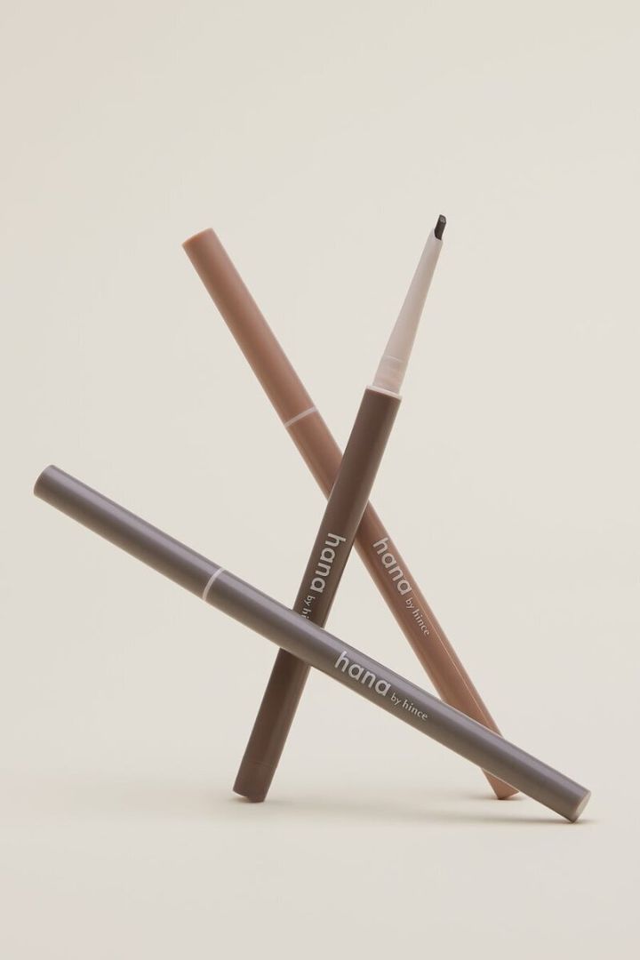 ファミリーマートのhana by hinceのスキニーフィットアイブロウのビジュアル