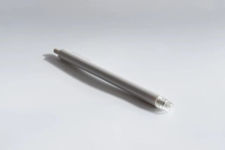 ダイソー セーフティカッター（ホワイト、グレー、セラミック、ノック式）