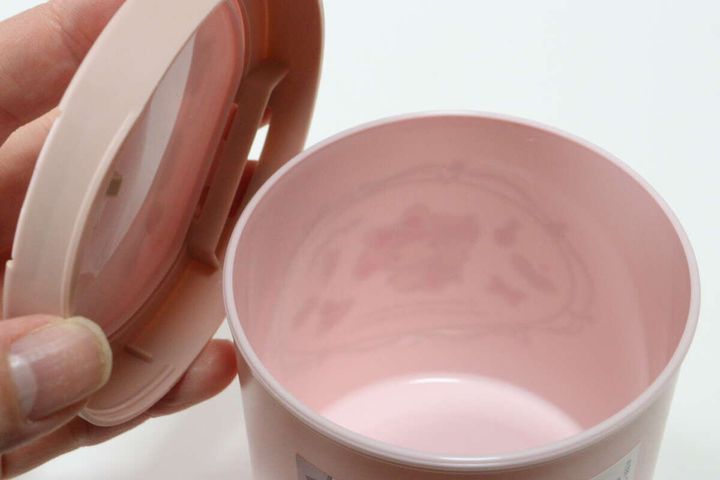 ダイソーのワンタッチ綿棒ケースは綿棒容器がそのまま入る